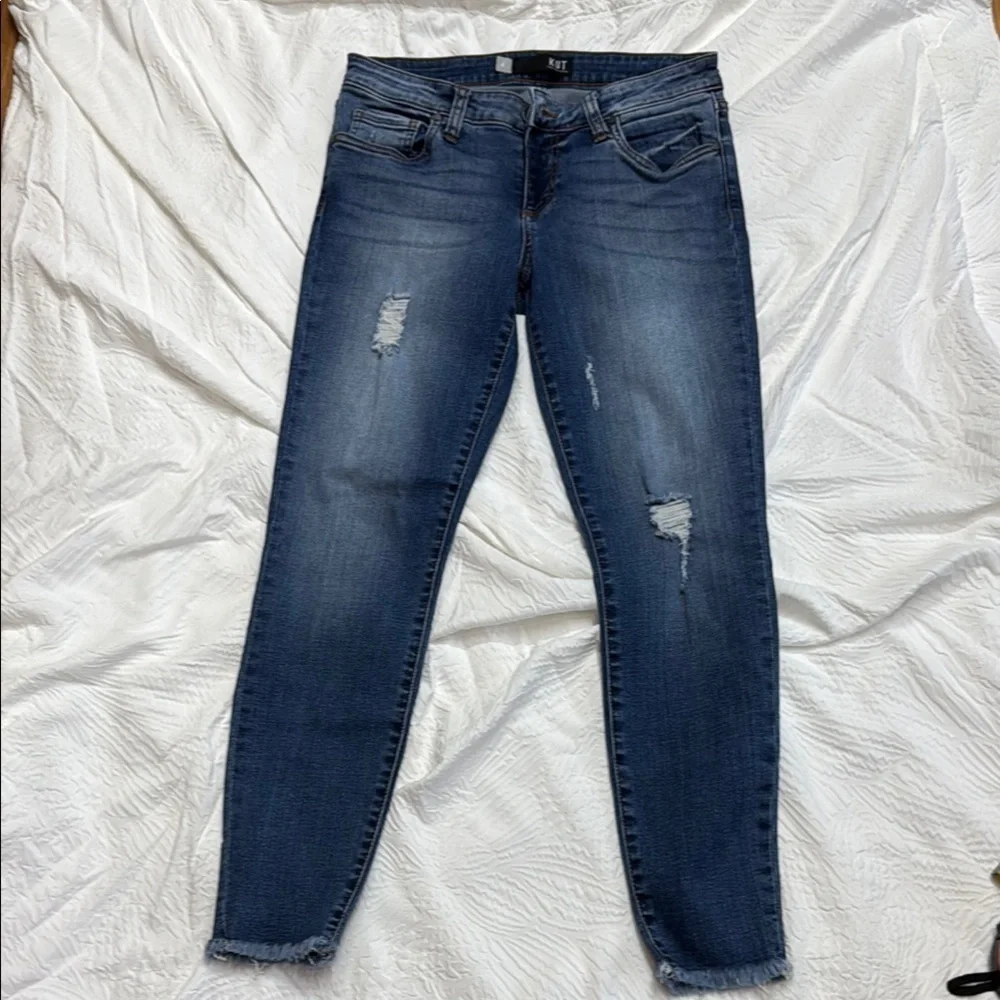 Kut from the Kloth.   Blue Skinny Jeans with Tapered Fit